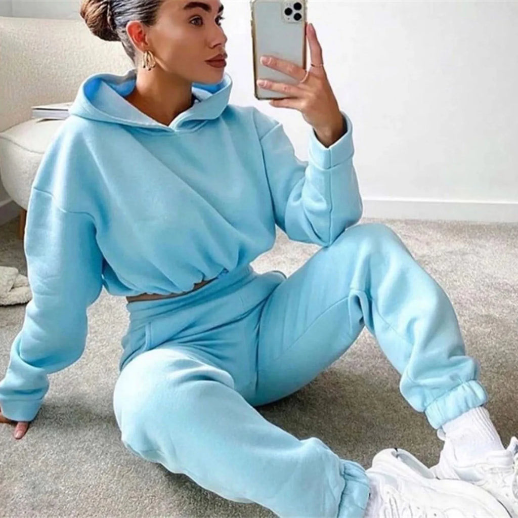 Two-Piece Tracksuit – Hoodie & Sweatpants