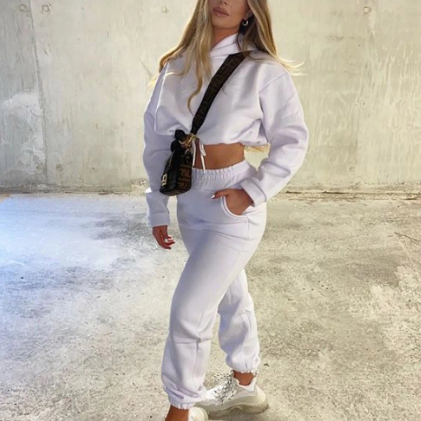 Two-Piece Tracksuit – Hoodie & Sweatpants
