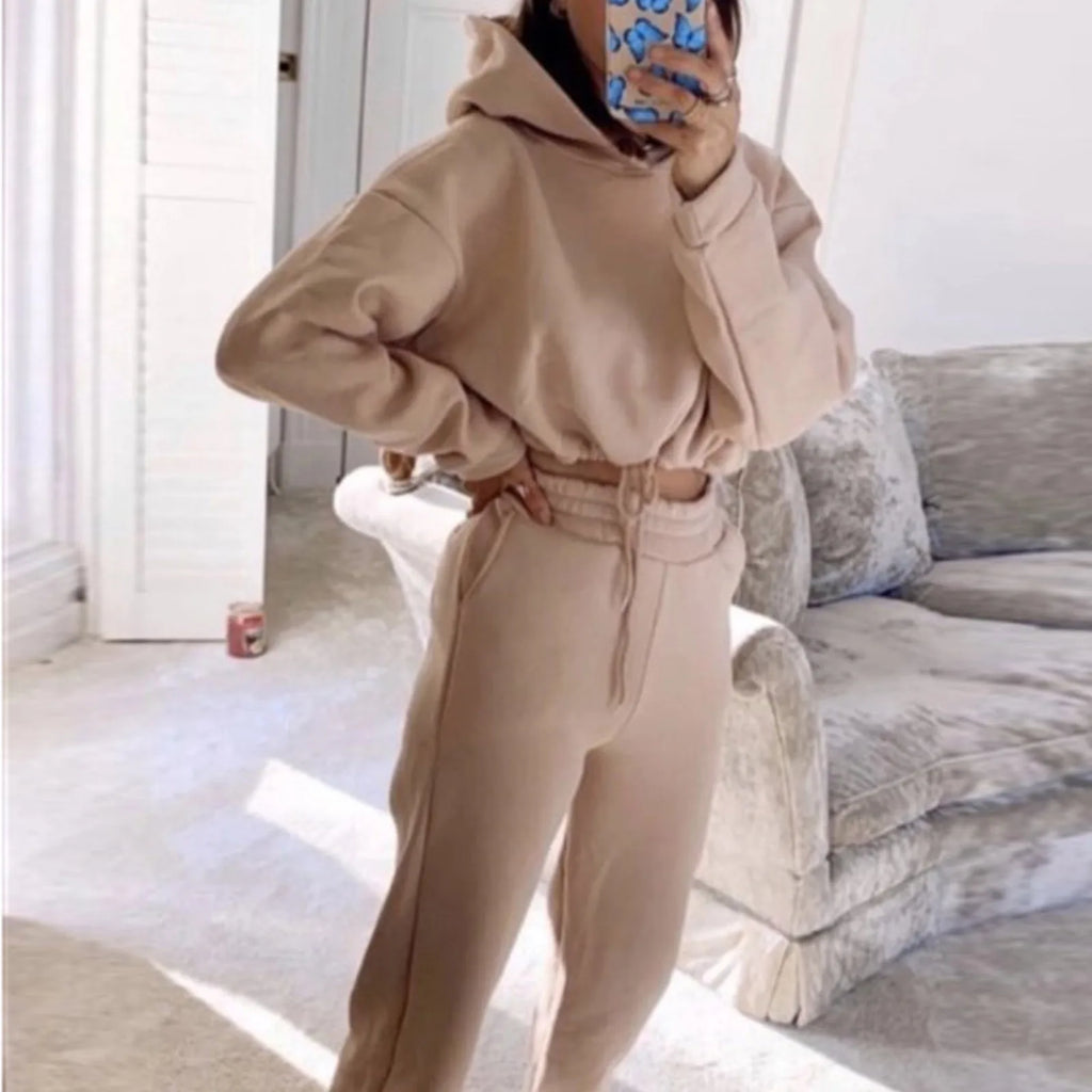 Two-Piece Tracksuit – Hoodie & Sweatpants