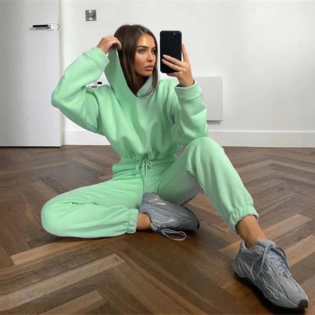 Two-Piece Tracksuit – Hoodie & Sweatpants