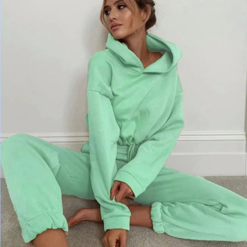 Two-Piece Tracksuit – Hoodie & Sweatpants