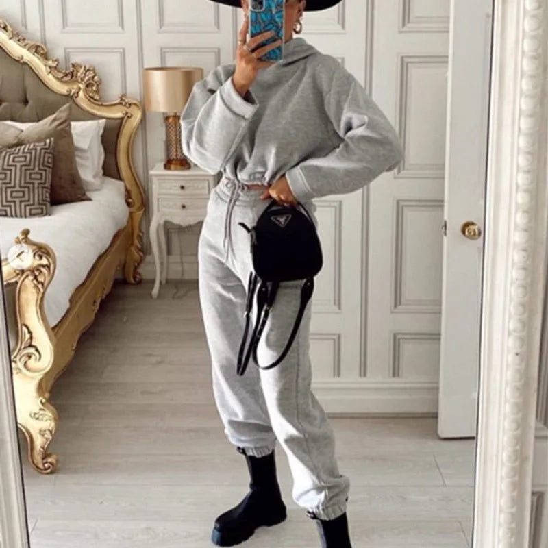 Two-Piece Tracksuit – Hoodie & Sweatpants